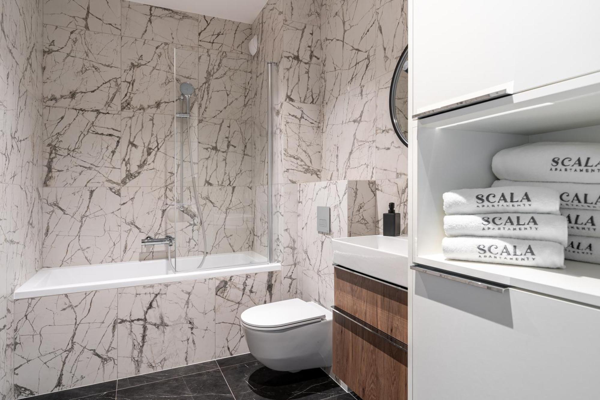 Scala 60C City Center Apartments With Parking By Lion Apartments 그단스크 외부 사진